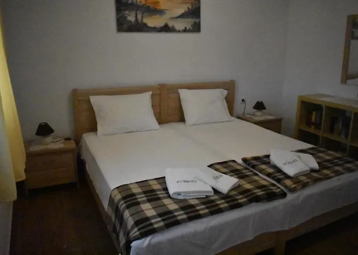 Konaki Lantställe *